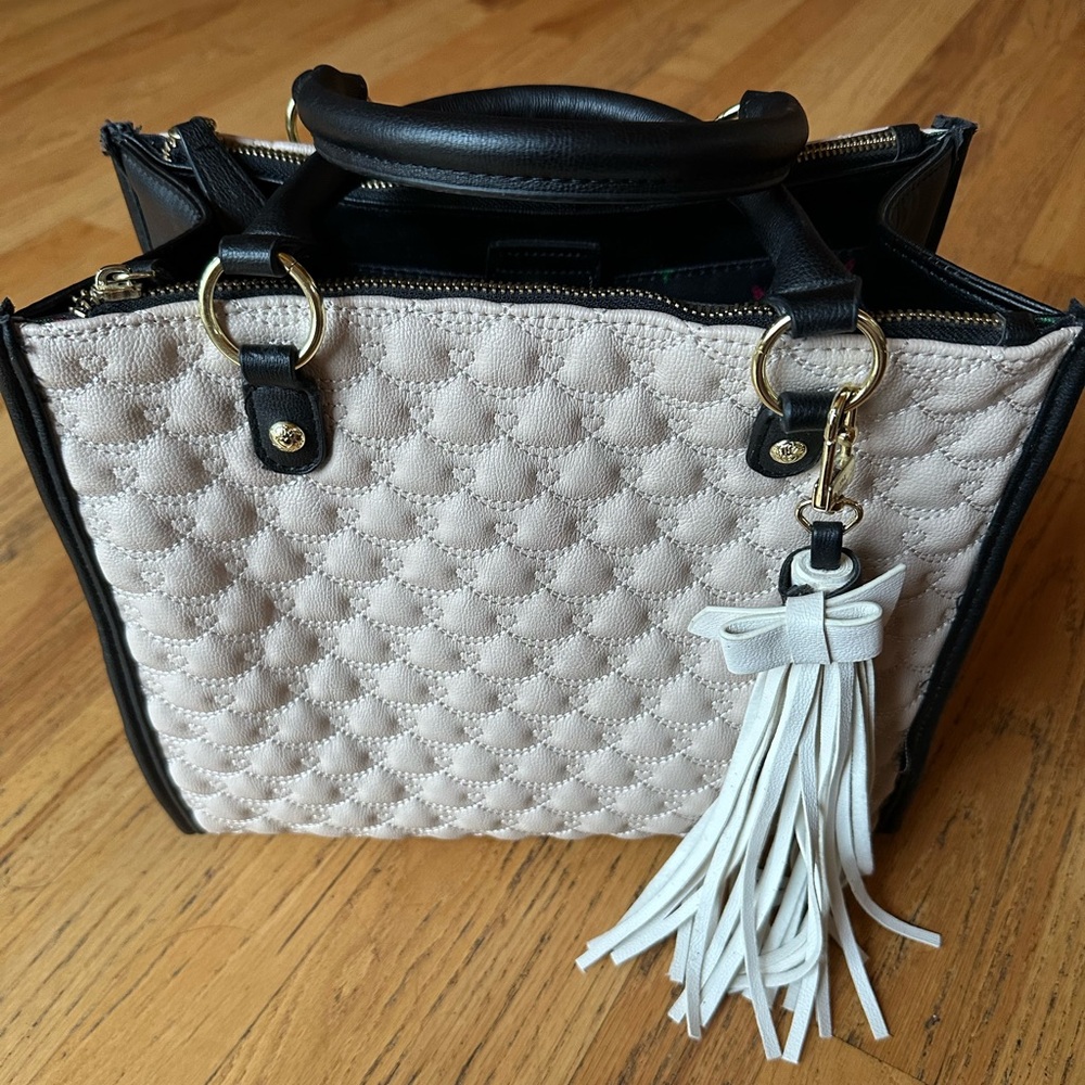 Betsey Johnson swag heart quilted tote purse EUC